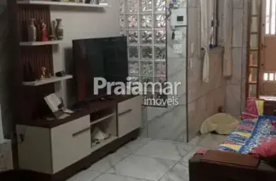Casa sobrado com sacada | 02 dorm | 01 vaga de garagem | 98m² | vila valença - são vicente.
