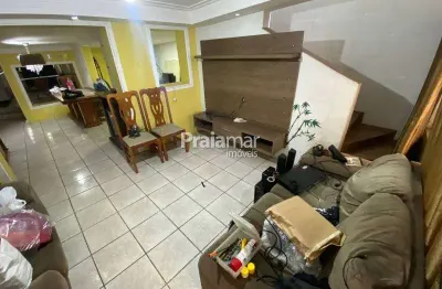 Sobradão com quintal amplo | 02 dorms | 02 vagas de garagem | 128,03m² | vila valença - são vicente.
