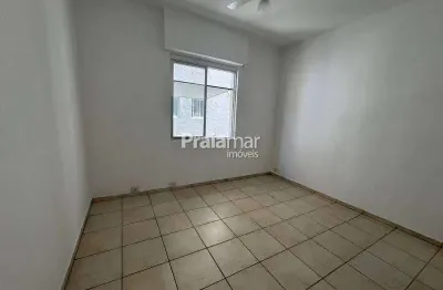 Kitchenette | 1 w.c | frente a praia | 1 vaga | elevador | portaria 24h | boqueirão | santos