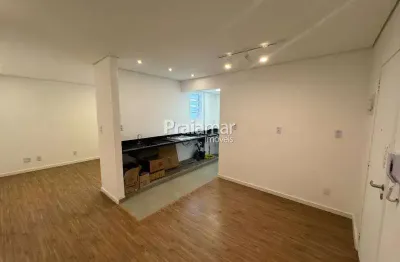 Sala living reformado | 1 w.c | 1 vaga | elevador | próx a  praia | elevador | josé menino| santos