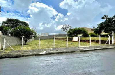Terreno à venda na Rua Romeu Gabbatore, Chácara Mantovani, Americana