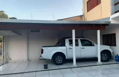 Lindo e espaçoso sobrado no bairro vista alegre em sbo com 3 dorm com ar cond (sendo 1 suite) 3 banheiros, espaço amplo p/ definir novo layout.