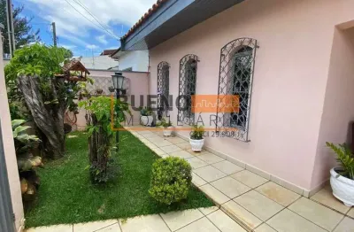 Casa térrea à venda no Bairro Jardim São Paulo, em Americana -SP.