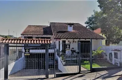 Casa com 3 quartos à venda na rua joão mora, 235, camaquã, porto alegre, 230 m2 por r$ 980.000