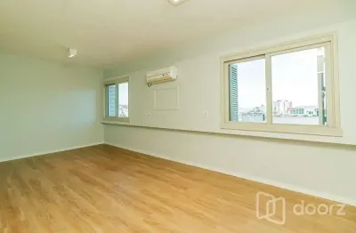 Apartamento com 1 quarto à venda na rua duque de caxias, 1735, centro histórico, porto alegre, 30 m2 por r$ 221.000