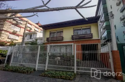 Casa com 3 quartos à venda na rua passo da pátria, 374, bela vista, porto alegre, 285 m2 por r$ 1.720.000