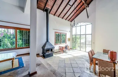 Casa com 4 quartos à venda na dr. pitrez, 889, ipanema, porto alegre, 329 m2 por r$ 774.000