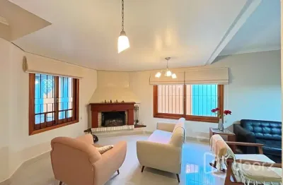 Casa com 3 quartos à venda na rua torre de pedra, 72, espírito santo, porto alegre, 215 m2 por r$ 850.000