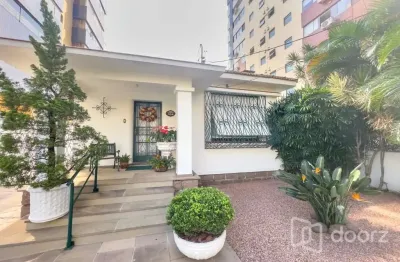 Casa com 3 quartos à venda na avenida lageado, 356, petrópolis, porto alegre, 85 m2 por r$ 1.499.000