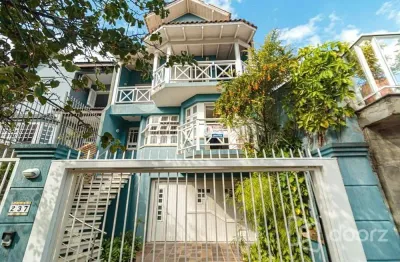 Casa com 4 quartos à venda na rua joão berutti, 237, chácara das pedras, porto alegre, 410 m2 por r$ 2.498.000