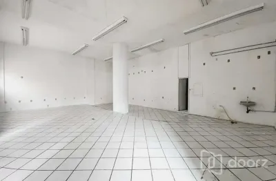 Ponto comercial à venda na avenida independência, 88, centro histórico, porto alegre, 81 m2 por r$ 410.000
