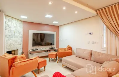 Casa com 2 quartos à venda na rua guaraum, 208, vila assunção, porto alegre, 224 m2 por r$ 1.550.000