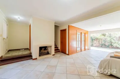 Casa em condomínio fechado com 3 quartos à venda na rua engenheiro ildefonso simões lopes, 114, três figueiras, porto alegre, 222 m2 por r$ 995.000