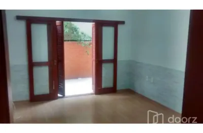 Apartamento com 3 quartos à venda na rua joão abbott, 577, petrópolis, porto alegre, 77 m2 por r$ 376.990