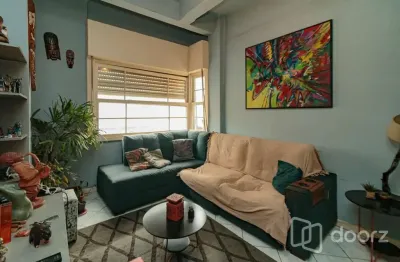 Apartamento com 3 quartos à venda na rua doutor flores, 190, centro histórico, porto alegre, 71 m2 por r$ 265.000