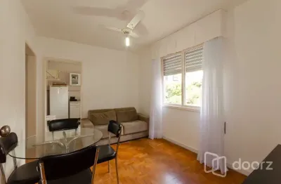 Apartamento com 2 quartos à venda na rua artigas, 78, petrópolis, porto alegre, 47 m2 por r$ 255.000