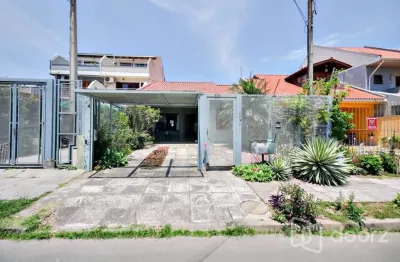 Casa com 3 quartos à venda na rua heitor kramer, 321, guarujá, porto alegre, 115 m2 por r$ 530.000