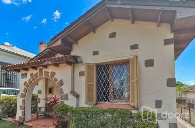 Casa com 6 quartos à venda na rua professor clemente pinto, 209, teresópolis, porto alegre, 250 m2 por r$ 590.000