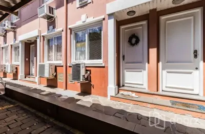 Casa em condomínio fechado com 3 quartos à venda na Avenida Arnaldo Bohrer, 184, Teresópolis, Porto Alegre, 109 m2 por R$ 555.000