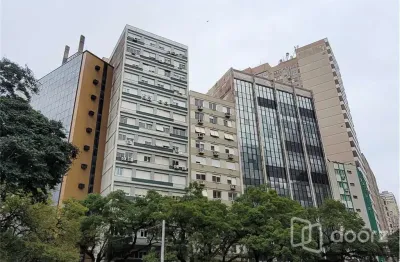 Apartamento com 2 quartos à venda na Rua Coronel Genuino, 449, Centro Histórico, Porto Alegre, 76 m2 por R$ 270.000