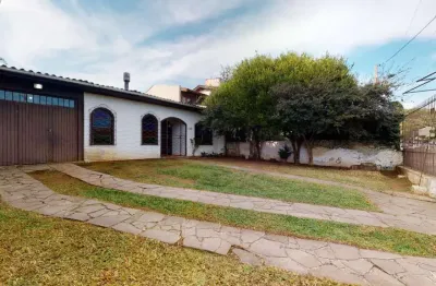 Casa com 4 quartos à venda na avenida guarujá, 136, guarujá, porto alegre, 160 m2 por r$ 480.000