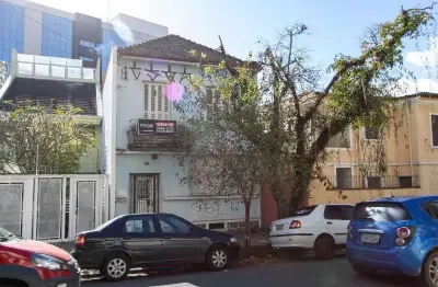 Casa com 5 quartos à venda na rua tiradentes, 114, independência, porto alegre, 144 m2 por r$ 435.000