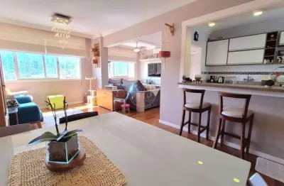 Excelente apartamento reformado, semimobiliado com 102m² privativos em andar alto com vista definida, sol da manhã em zona plana e localização privilegiada!!!