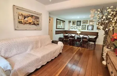 Amplo apartamento com 3 dormitórios, suíte, sacada, amplo living, dependência e vaga de garagem. condomínio tradicional no bairro com mata nativa preservada junto ao salão de festas!!!