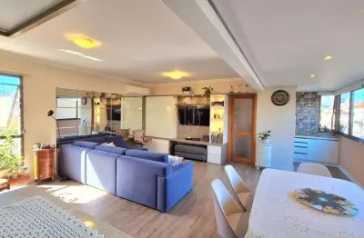 Impecável apartamento de 3 dormitórios, suíte, 106,28m² privativos, churrasqueira e  com duas vagas de garagem a poucos metros do parcão e grêmio náutico união em zona plana.