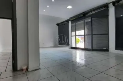 Loja locada com boa rentabilidade!!!o  amplo espaço permite várias opções de configuração de divisões para a sua empresa (inclusive tendo a possibilidade de colocar mais de um tipo de negócio).