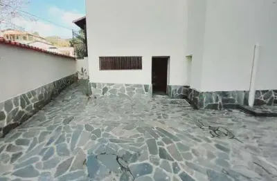 Casa com 4 quartos para alugar na Rua José Machado Calazans, São Geraldo, Santa Luzia