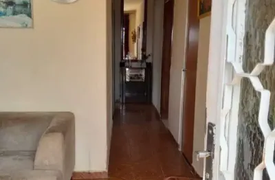 Casa à venda na Rua J, Petrópolis, Santa Luzia