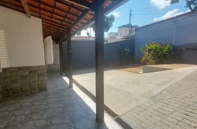Casa com 3 quartos para alugar na Rua Lírios Do Campo, Etelvina Carneiro, Belo Horizonte