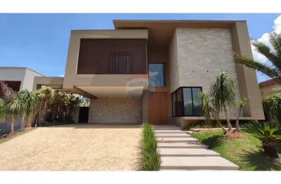 Casa de condomínio nova e luxuosa no residencial borda do parque