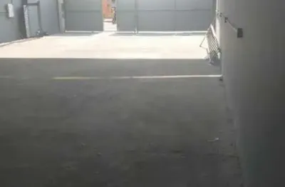Galpão na vila fatima de 300m². por r$7.000,00 +iptu a locação