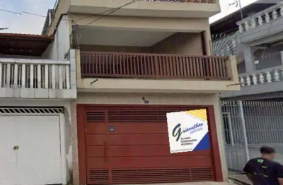 Sobrado c 2 casas independentes, 1 em cima e outra embaixo 2 e 3 dorms, 2 vagas r$490.000,00