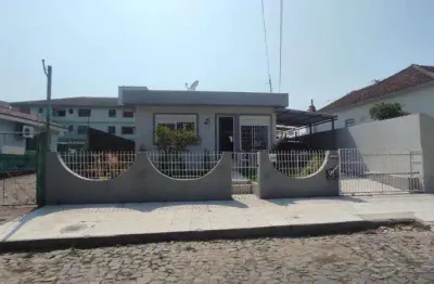 Casa com 2 quartos à venda na Rua Clemente Pinto, 25, Camobi, Santa Maria