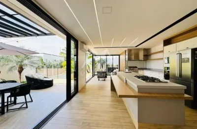 Casa de luxo no brisas da mata: 3 suítes, 3 salas, 4 banheiros, 4 vagas na cidade de jundiaí-sp.