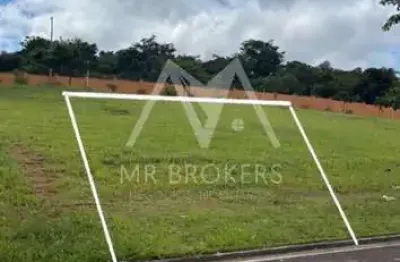 Terreno em Condomínio de Luxo em Jundiaí-SP - Chácara Terra Nova  458,86m²  Condomínio $770,00  IPTU $1.726,59/ano  Valor $820,00