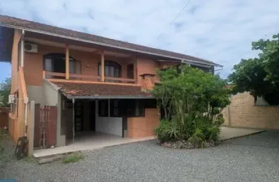 Casa com 5 quartos à venda no Ubatuba, São Francisco do Sul , 320 m2 por R$ 670.000