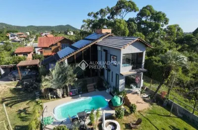 Casa com 3 quartos à venda na PORTO NOVO, 670, Praia do Rosa, Imbituba, 110 m2 por R$ 1.790.000