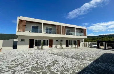 Casa com 2 quartos à venda na dr. joao rimsa, 525, centro, imbituba, 84 m2 por r$ 600.000