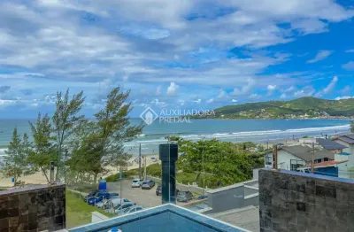 Casa com 3 quartos à venda na DAS HORTENSIAS, 13, Morrinhos, Garopaba, 175 m2 por R$ 2.750.000