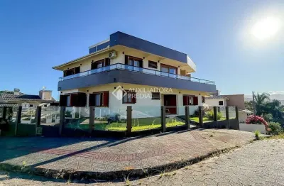Casa com 4 quartos à venda na vitor carlos nauck, 405, centro, garopaba, 405 m2 por r$ 2.600.000