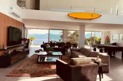 Casa em condomínio fechado com 6 quartos à venda na dos camarões, 884, praia da ferrugem, garopaba, 470 m2 por r$ 4.900.000