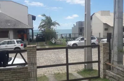 Casa com 4 quartos à venda na das amendoeiras, 224, morrinhos, garopaba, 180 m2 por r$ 2.250.000