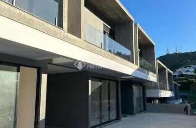 Casa com 2 quartos à venda na dos flamboyantes, 80, morrinhos, garopaba, 105 m2 por r$ 1.600.000