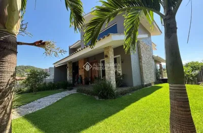 Casa com 3 quartos à venda na Rua Bernardino Manoel Rodrigues, 01, Centro, Garopaba, 222 m2 por R$ 3.500.000