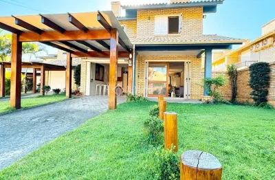 Casa com 3 quartos à venda na dos pinheiros, 134, morrinhos, garopaba, 218 m2 por r$ 2.300.000