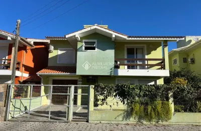 Casa com 4 quartos à venda na olívio duarte de sena, 387, centro, garopaba, 165 m2 por r$ 2.800.000